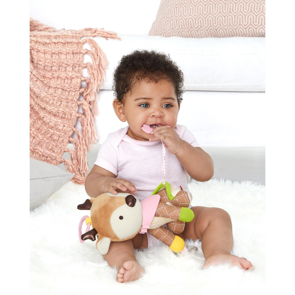 SKIP HOP BANDANA BUDDIES ACTIVITY TOY - DEER