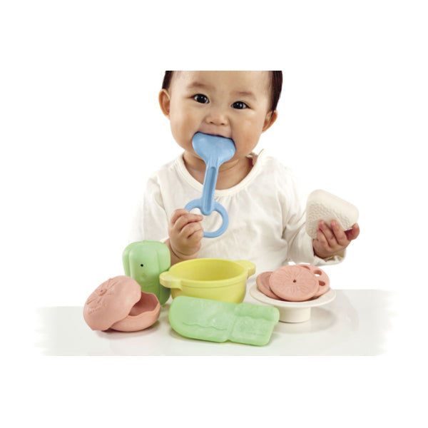 PEOPLE KITCHEN SET MADE FROM RICE